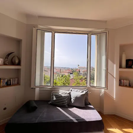 Provence 2 Pieces Avec Balcon Apartament