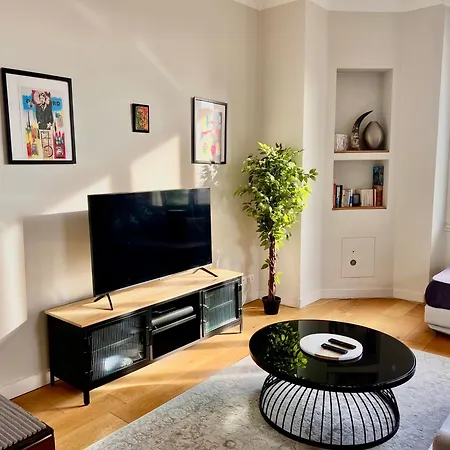 Provence 2 Pieces Avec Balcon 아파트