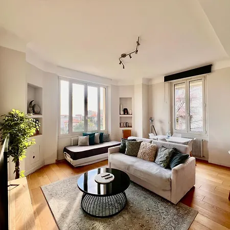 Provence 2 Pieces Avec Balcon * 앙티브