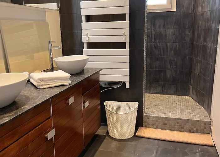 Provence 2 Pieces Avec Balcon 앙티브