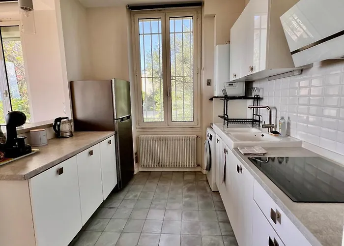 Provence 2 Pieces Avec Balcon Daire