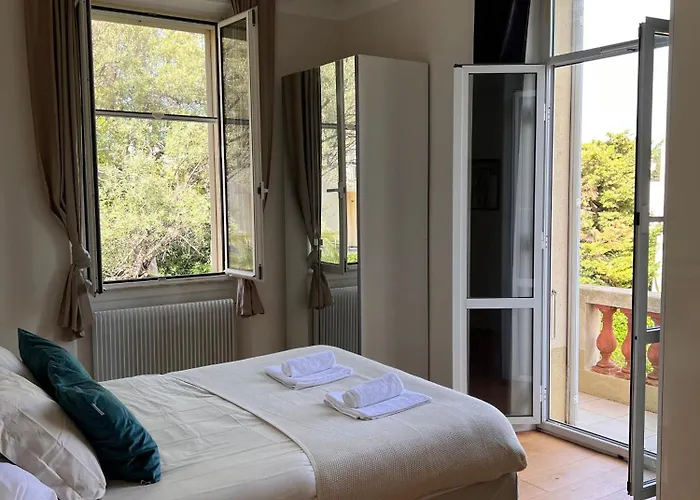 Provence 2 Pieces Avec Balcon * Antibes