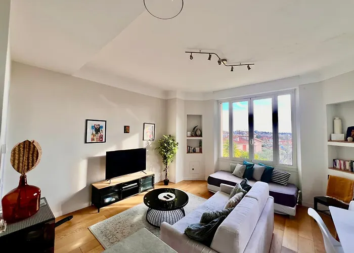 Provence 2 Pieces Avec Balcon Daire Antibes